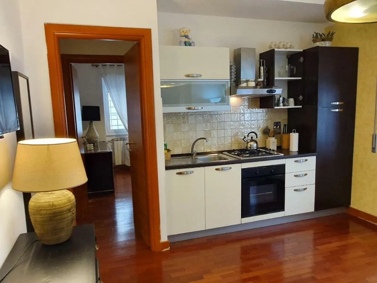 Roman Holidays - Flat Close To St Peter Apartment Rome